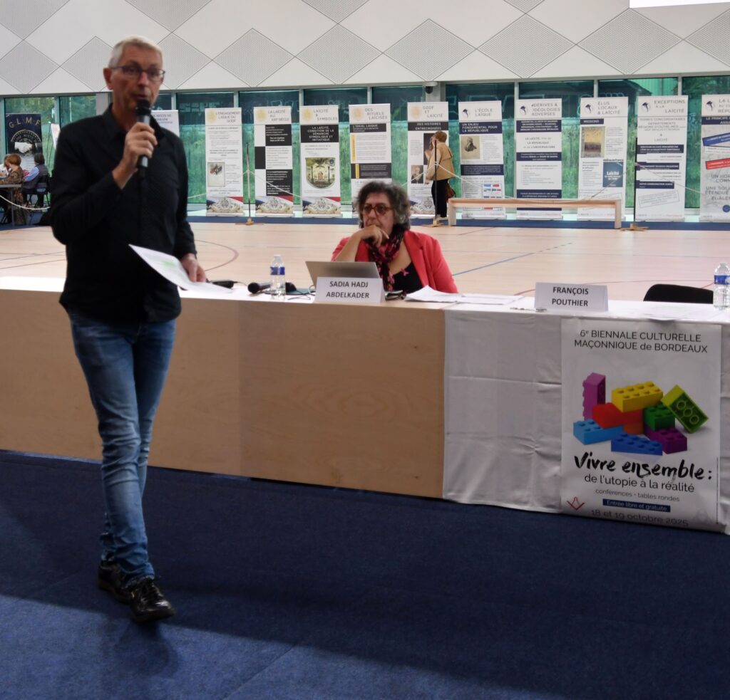 François Pouthier et Sadia HADJ ABDELKADER lors de la conférence sur les droits culturels à Bordeaux en 2025.